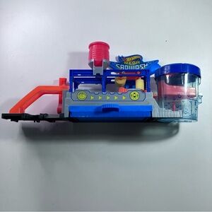 Hot Wheels Blue&Orange Mega City Car Wash Colour Shifters Water Playset
